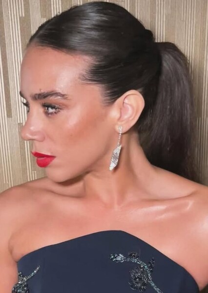 Hannah John-Kamen photo