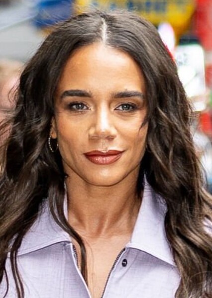 Hannah John-Kamen photo