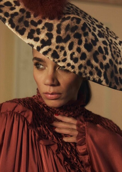 Hannah John-Kamen photo