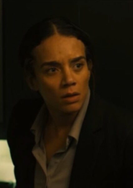 Hannah John-Kamen photo