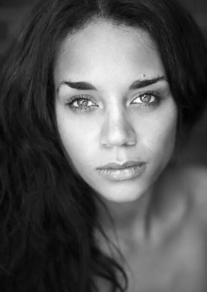 Hannah John-Kamen photo