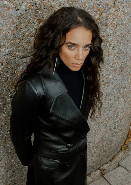 Hannah John-Kamen photo