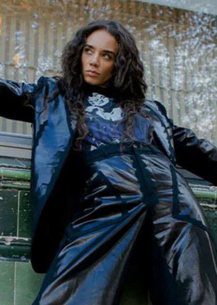 Hannah John-Kamen photo