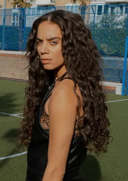 Hannah John-Kamen photo