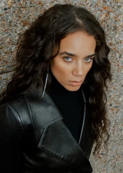 Hannah John-Kamen photo