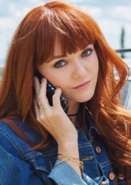 Hannah Rose May photo