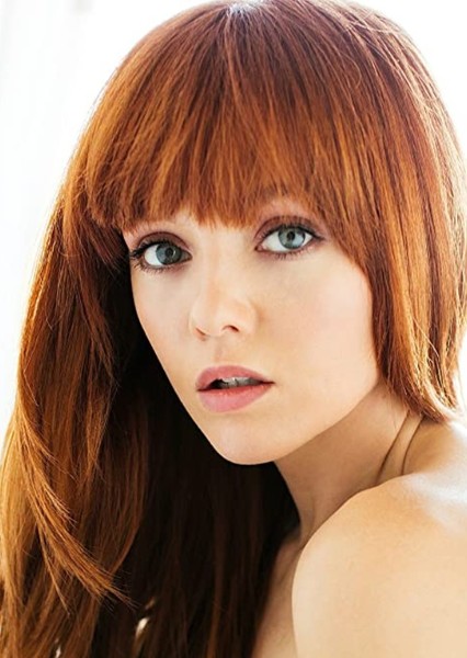 Hannah Rose May photo