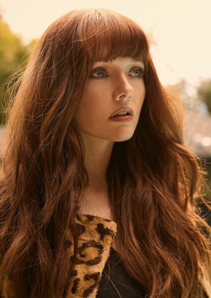 Hannah Rose May photo