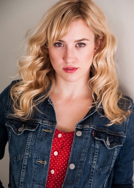 Hannah Telle photo