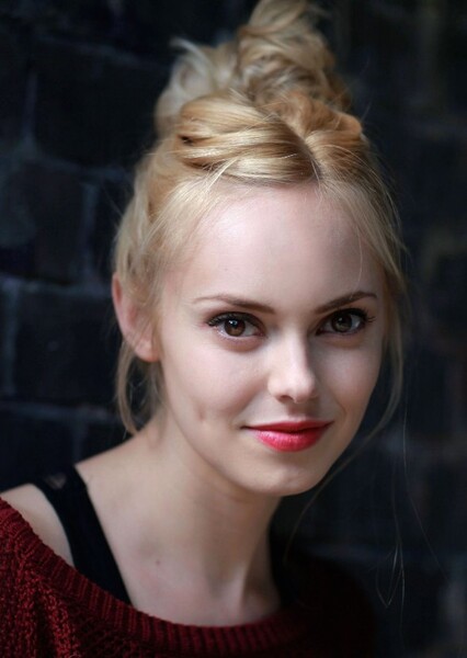 Hannah Tointon photo