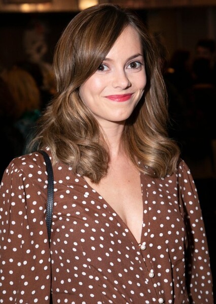 Hannah Tointon photo