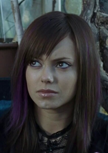 Hannah Tointon photo