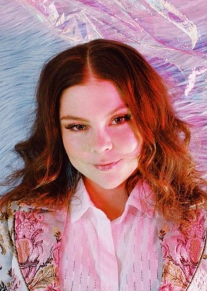 Hannah Zeile photo
