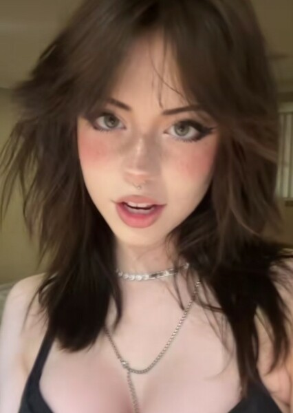 Hannahowo photo