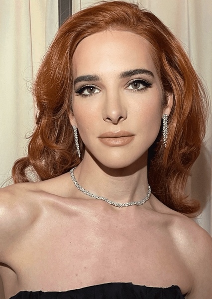Hari Nef photo