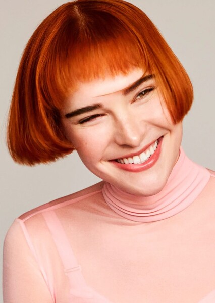 Hari Nef photo
