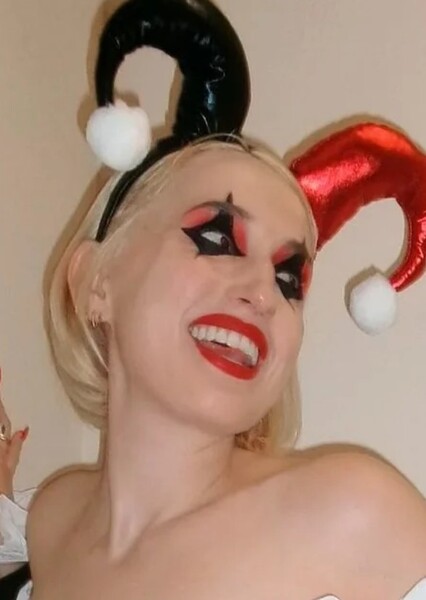 Harley Quinn Smith photo