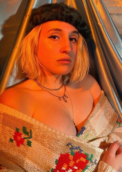 Harley Quinn Smith photo