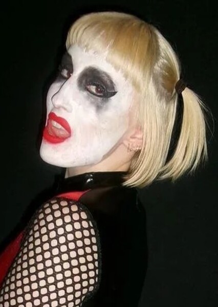 Harley Quinn Smith photo
