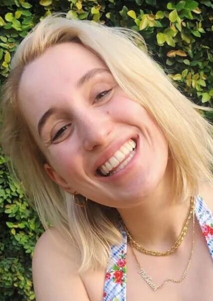 Harley Quinn Smith photo