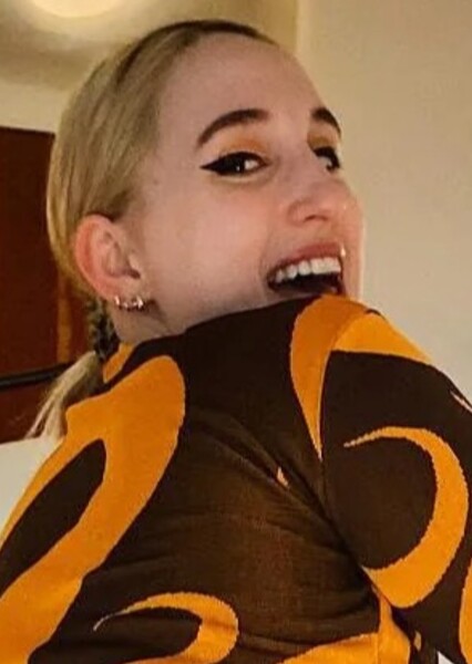 Harley Quinn Smith photo