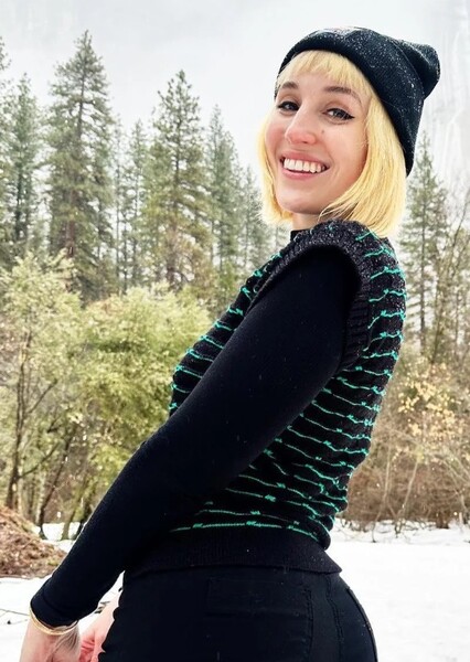 Harley Quinn Smith photo