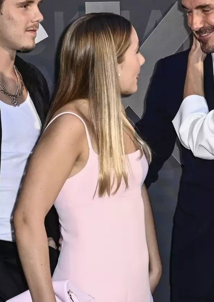 Harper Beckham photo
