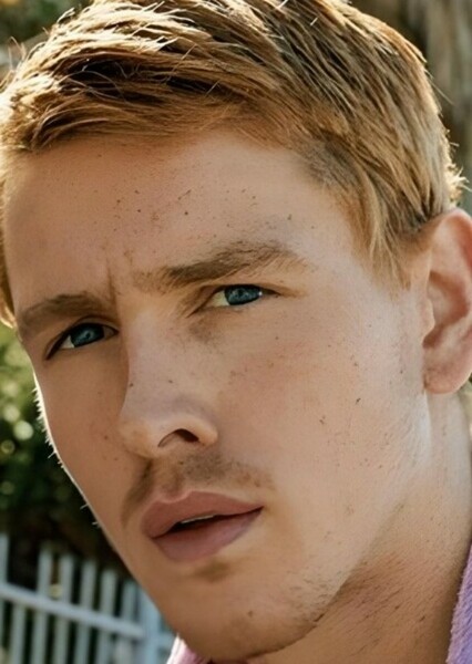 Harris Dickinson photo
