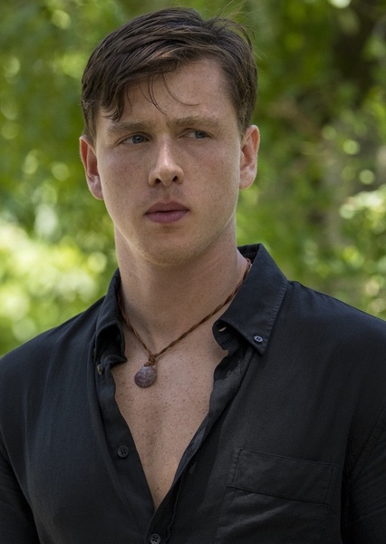 Harris Dickinson photo