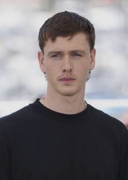 Harris Dickinson photo