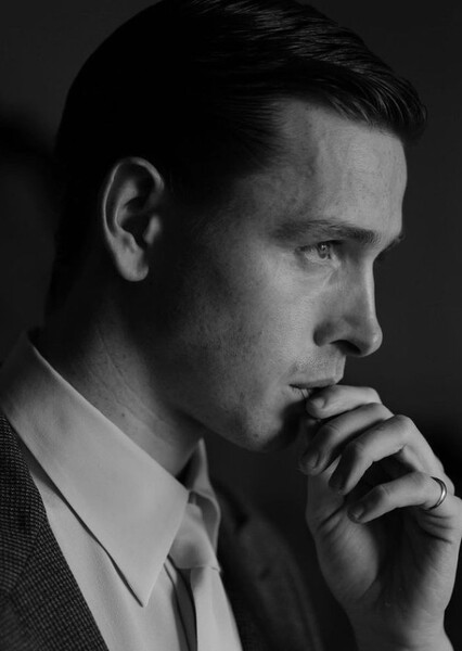 Harris Dickinson photo