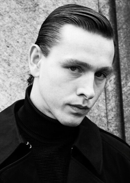 Harris Dickinson photo