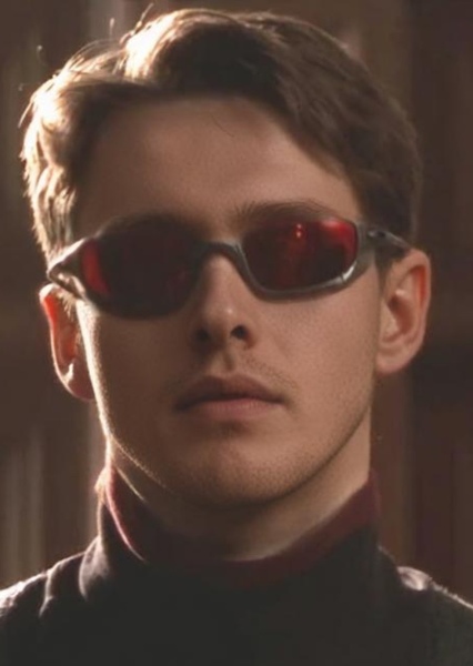 Harris Dickinson