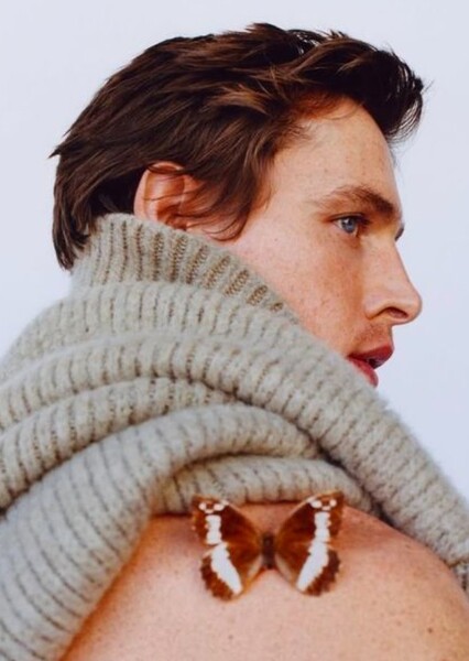 Harris Dickinson photo
