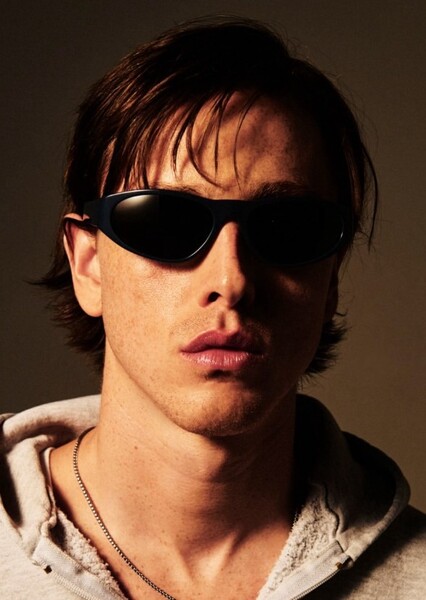 Harris Dickinson