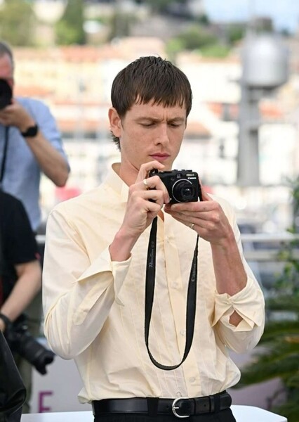 Harris Dickinson photo