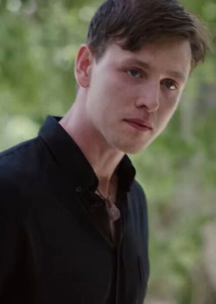 Harris Dickinson photo