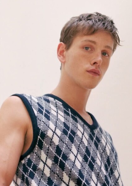 Harris Dickinson photo