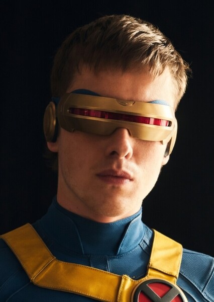 Harris Dickinson photo
