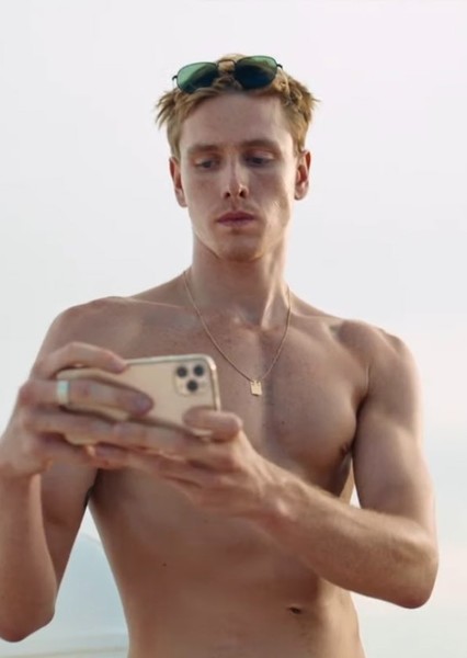 Harris Dickinson photo