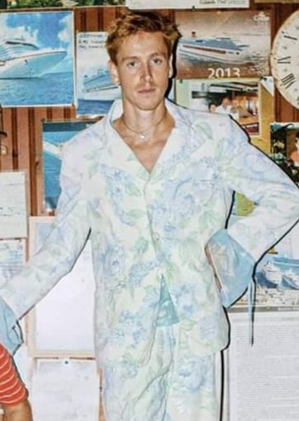 Harris Dickinson