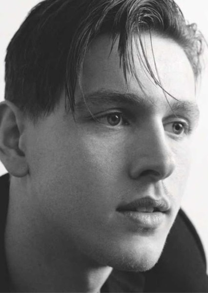 Harris Dickinson photo