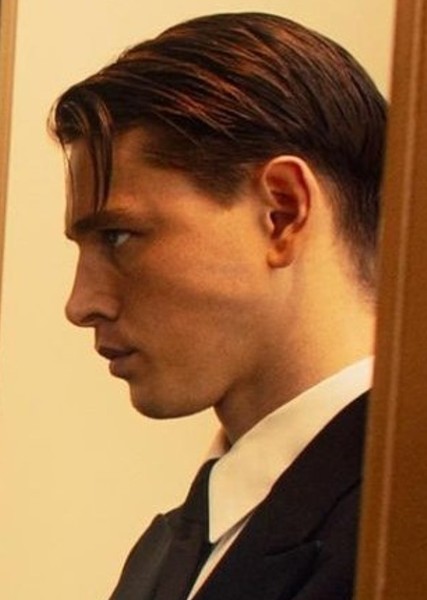 Harris Dickinson