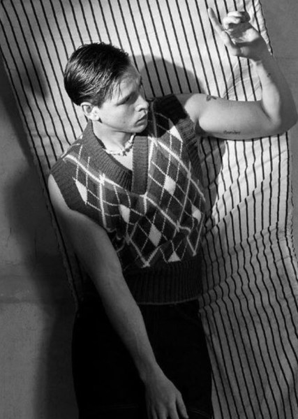 Harris Dickinson photo