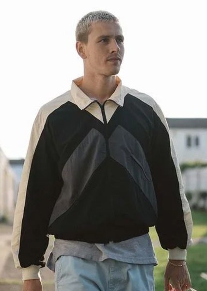 Harris Dickinson