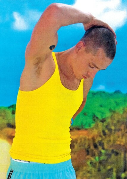 Harris Dickinson photo