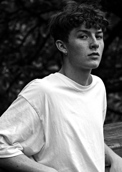 Harry Kirton photo