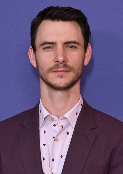 Harry Lloyd photo