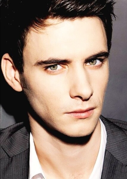 Harry Lloyd photo