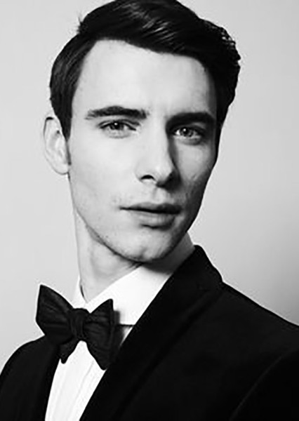 Harry Lloyd photo